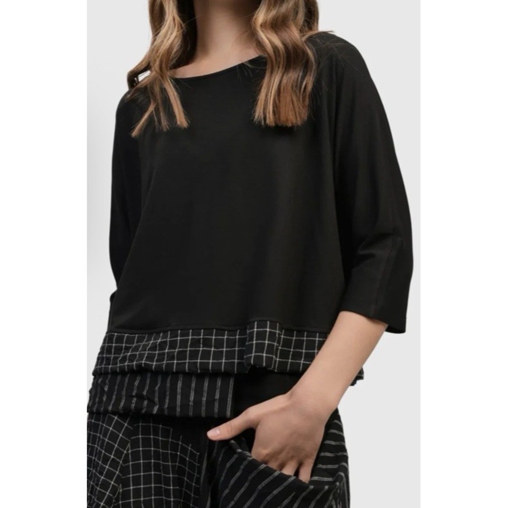 Alembika Medusa Asymmetric Boxy Tee Mix Medium Black White Lagenlook